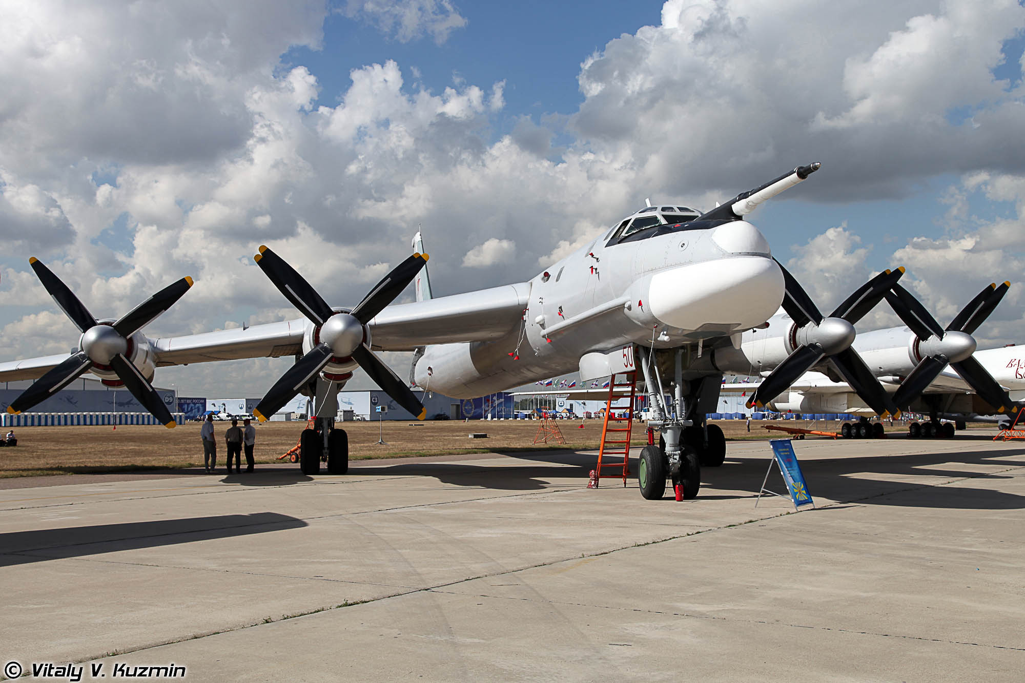 Tupolev-TU-95-Atomic-Bear.jpg