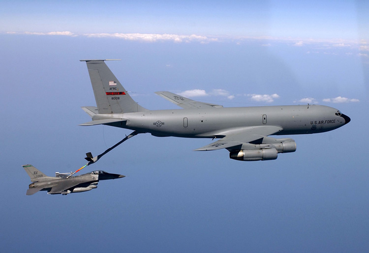 kc-135-tanker-refueling-f-16.jpg
