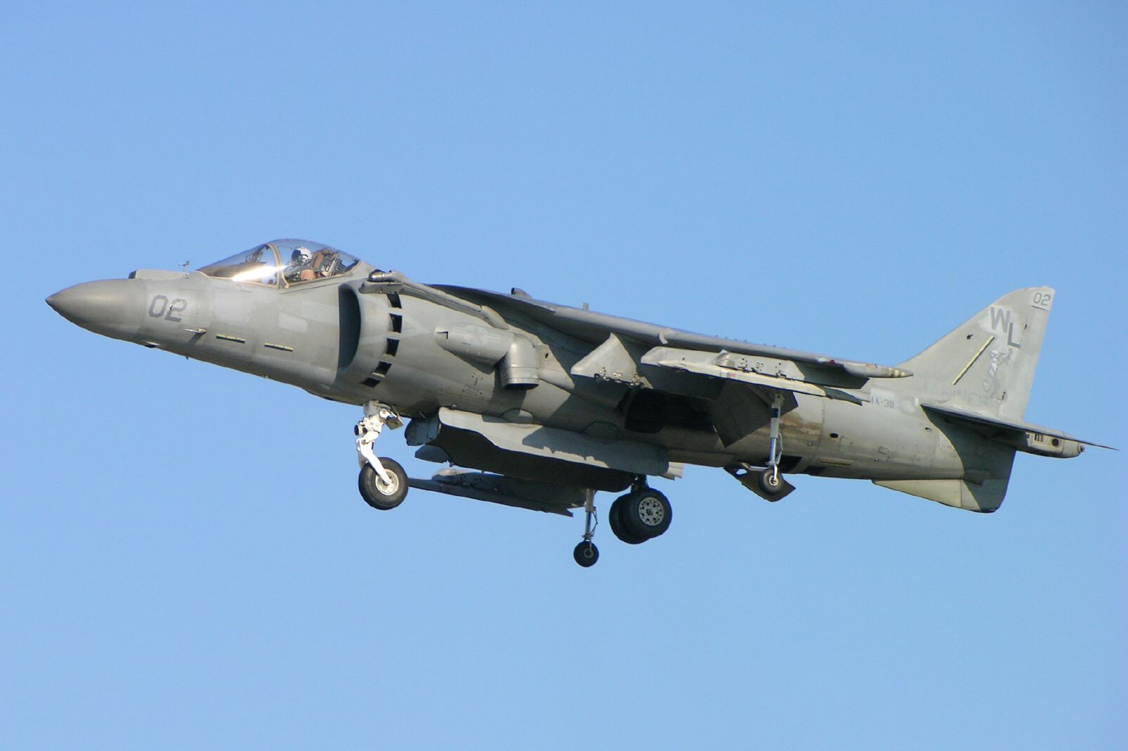 United_States_Marine_Corps_AV-8B_Harrier_II_hovering.jpg