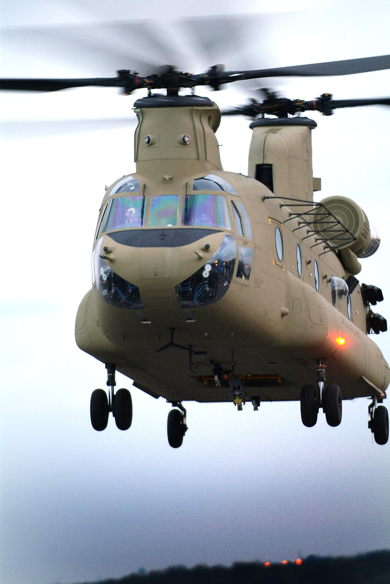 AIR_CH-47F_First_Flight_2006-10-23_lg.jpg