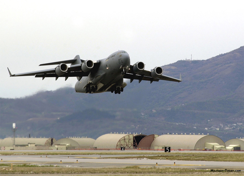 boeing_globemaster_III_l1.jpg