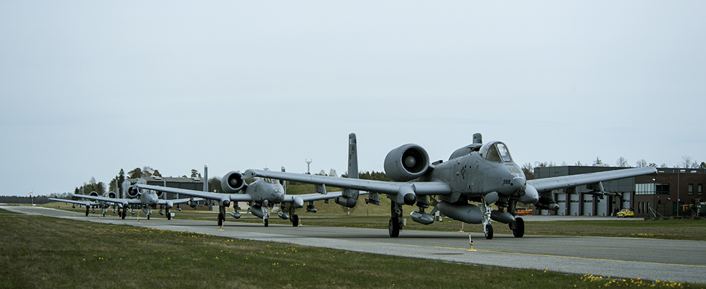 A-10-Amari-taxi.jpg