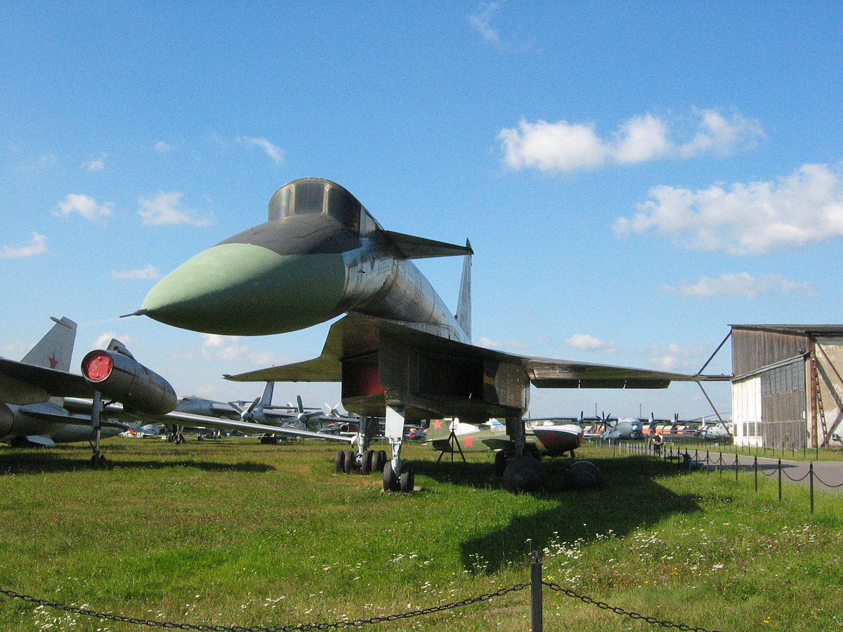 1200px-Sukhoi_T4.jpg