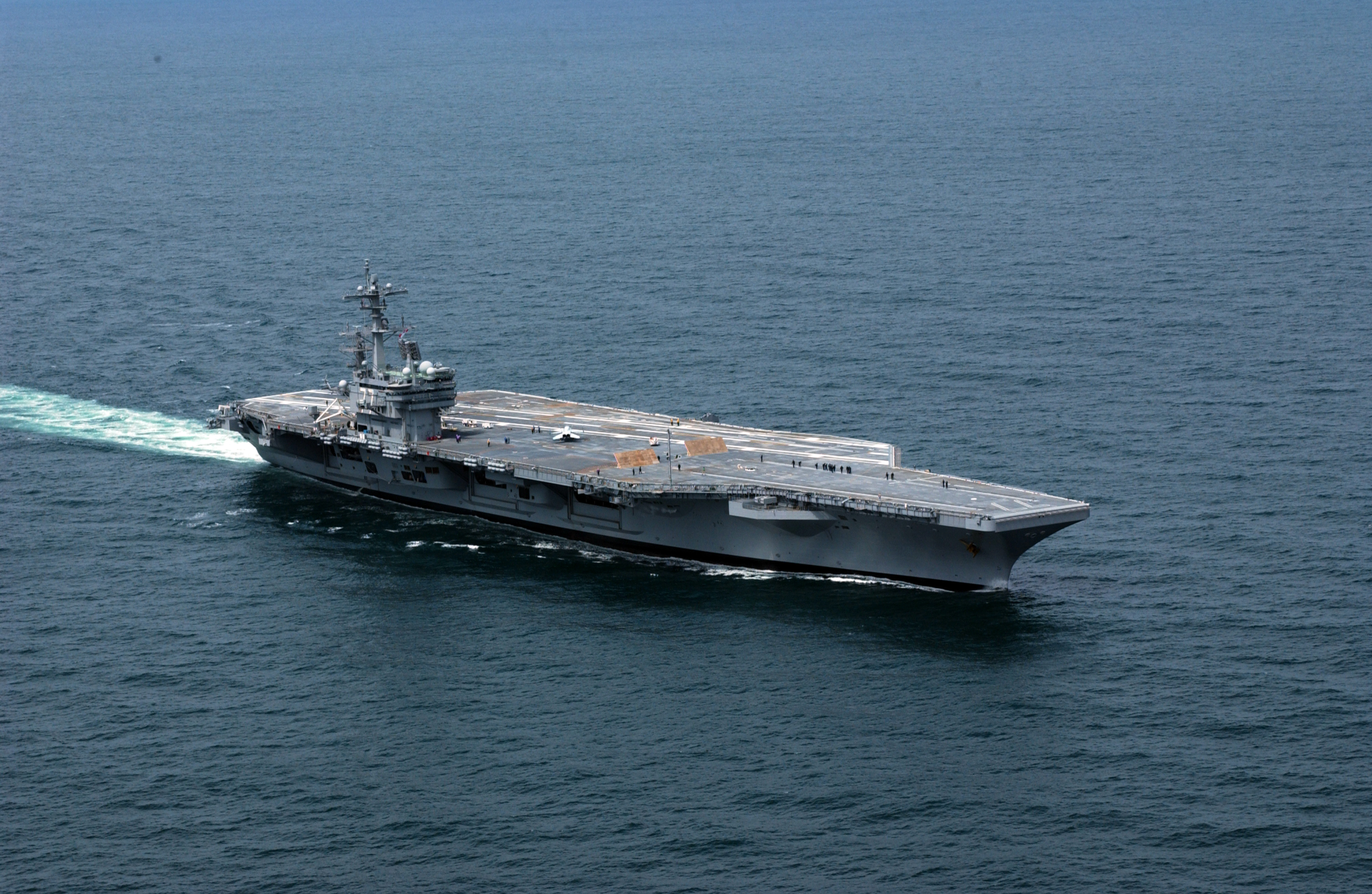 USS_George_H.W._Bush_%28CVN-77%29.jpg