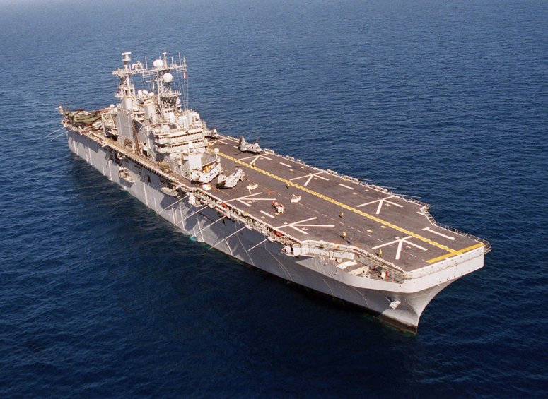 USS_Tarawa_%28LHA-1%29.jpg