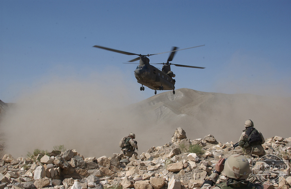 CH-47-Landing-In-Afghanistan-USA-ABZ.jpg