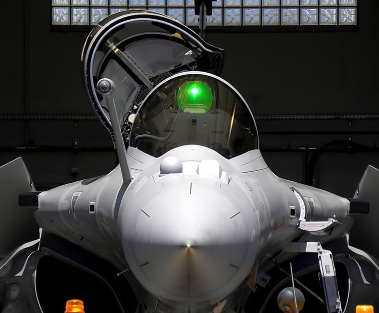 rafale_nose-view.jpg