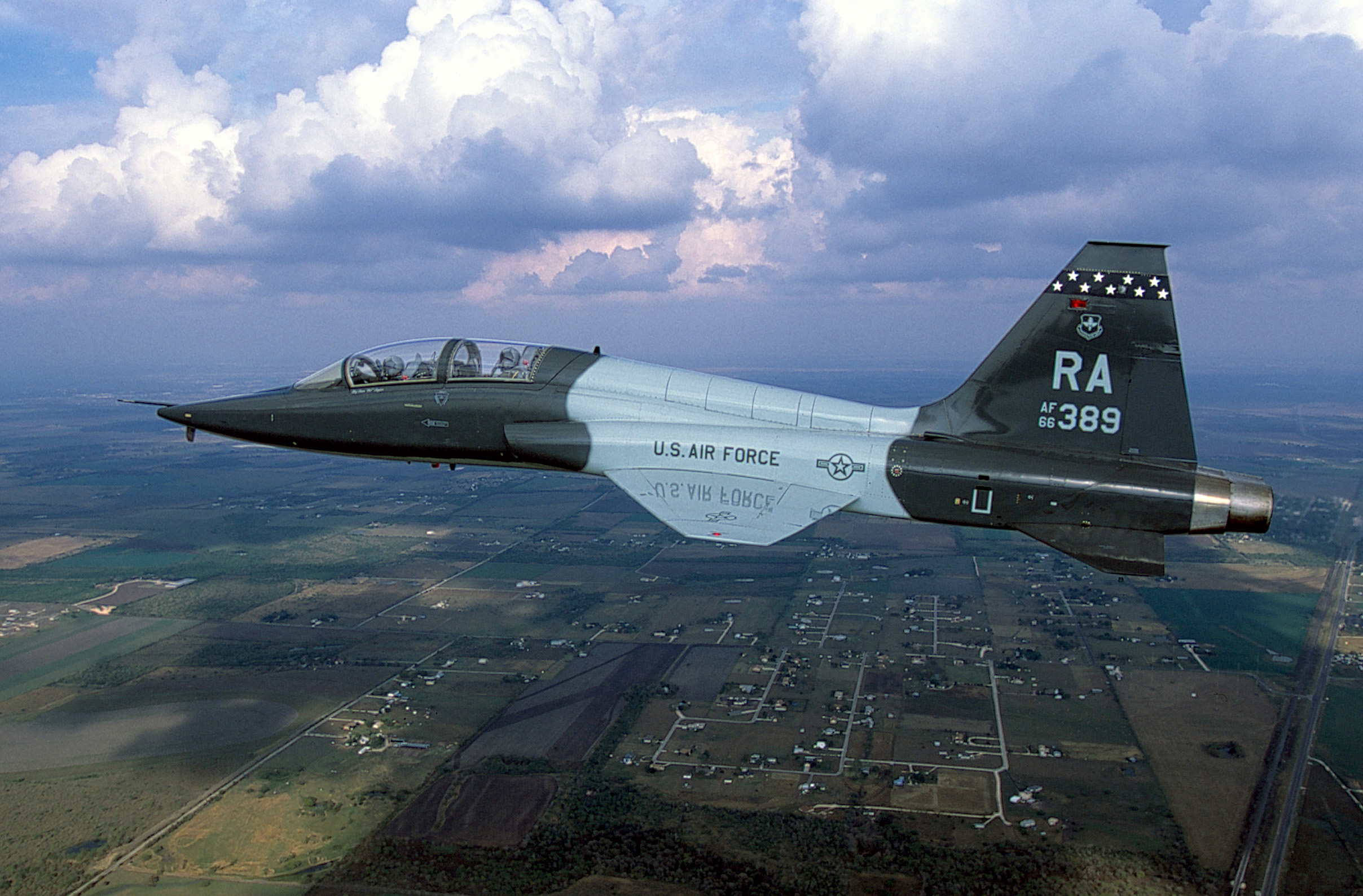 T-38_560FTS_RandolphAFB_2001.jpeg