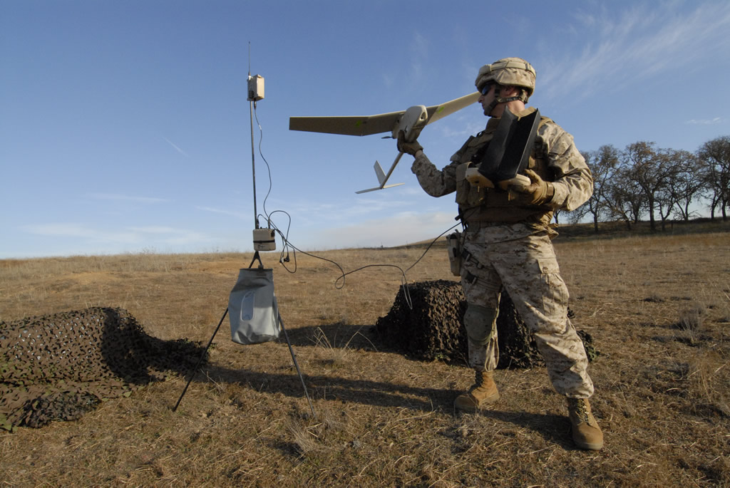 AIR_UAV_RQ-11_Raven_w_Antenna_lg.jpg