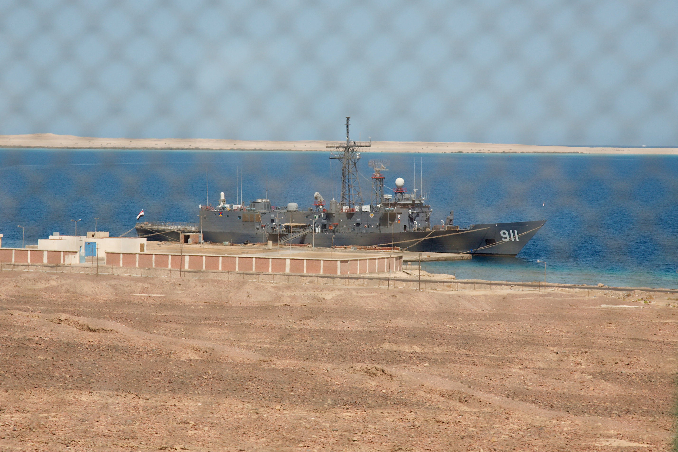 Egypt_frigate_911.jpg