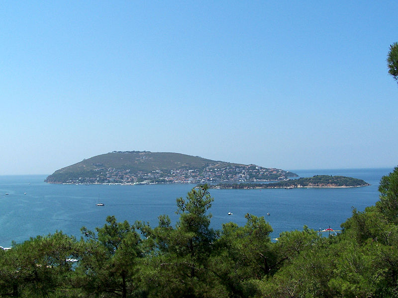 800px-Adalar_6964.jpg