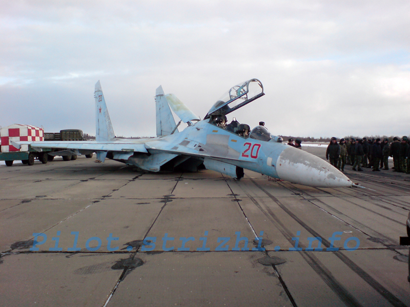 Su-27UB_crash_pilot_strizhi_info_.jpg