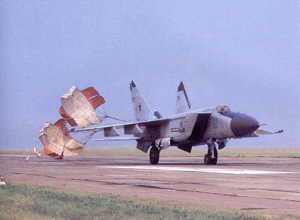 mig25_4.jpg