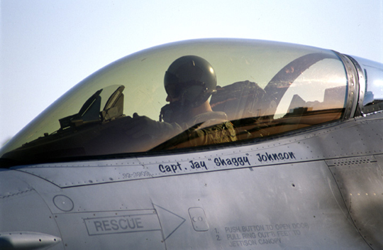 f-16-981101-F-071.jpg