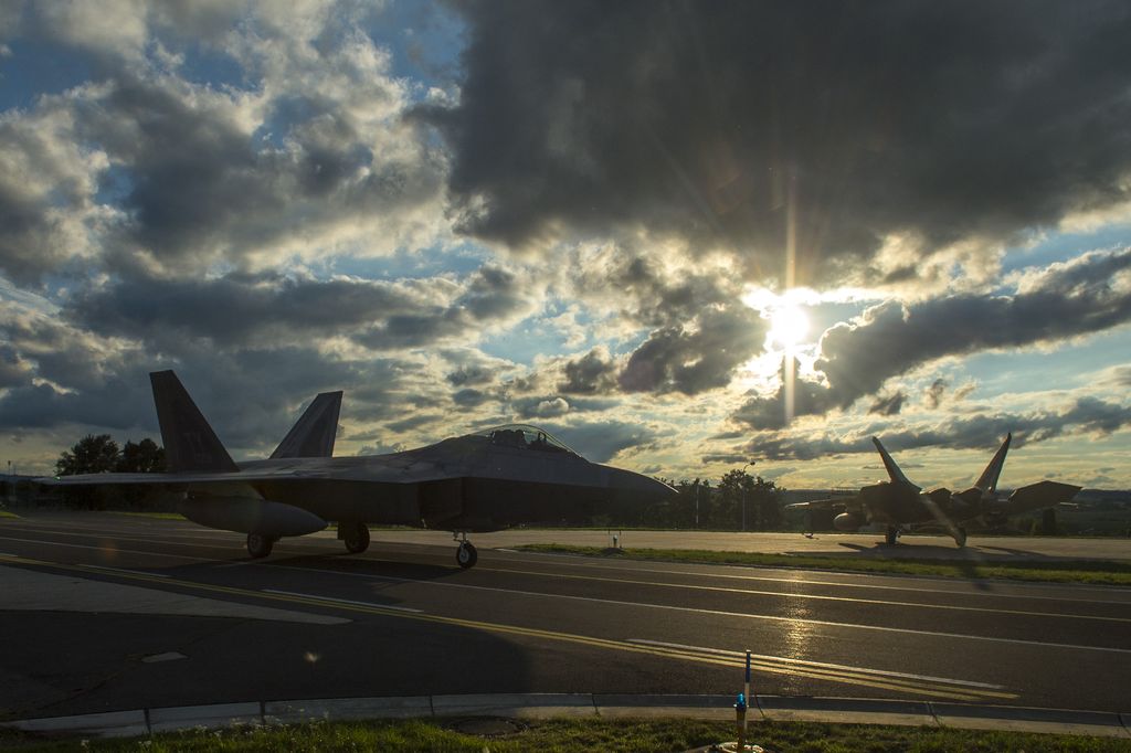 F-22-arrive-Spang_07.jpg