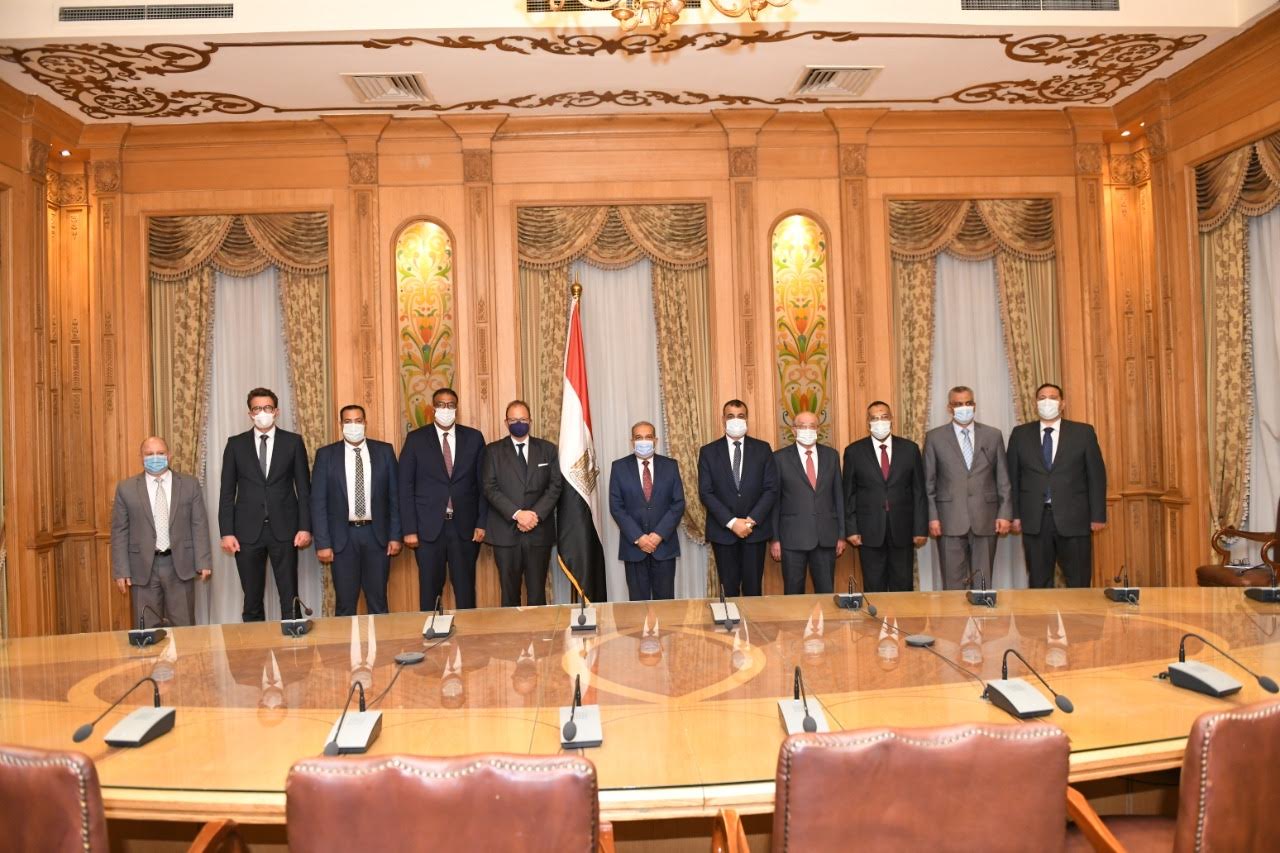 المهندس محمد أحمد مرسي وزير الدولة للإنتاج الحربي خلال اللقاء