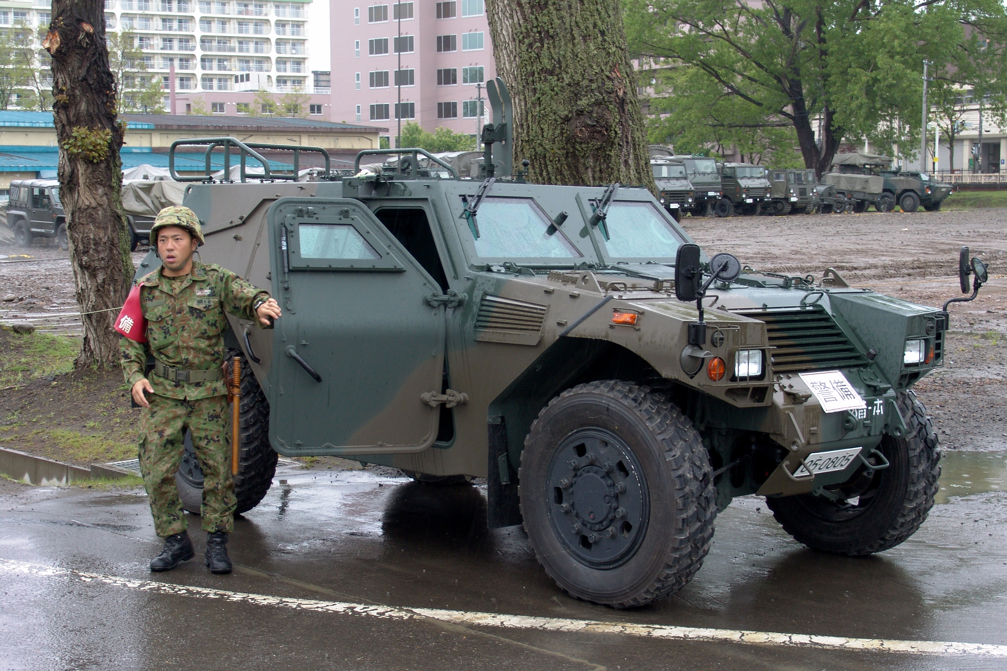 Komatsu_LAV_parked.jpg