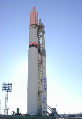 Zenit-2_rocket_ready_for_launch.jpg
