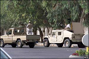 _40213769_soldiers300_2afp.jpg