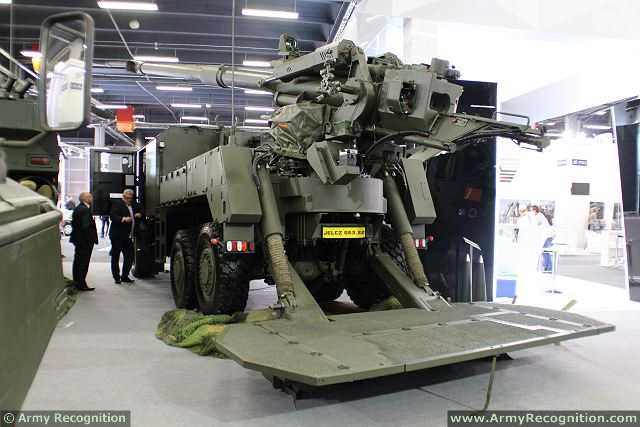 Kryl_155mm_6x6_self-propelled_howitzer_Jelcz_truck_chassis_HSW_Poland_Polish_defense_industry_002.jpg