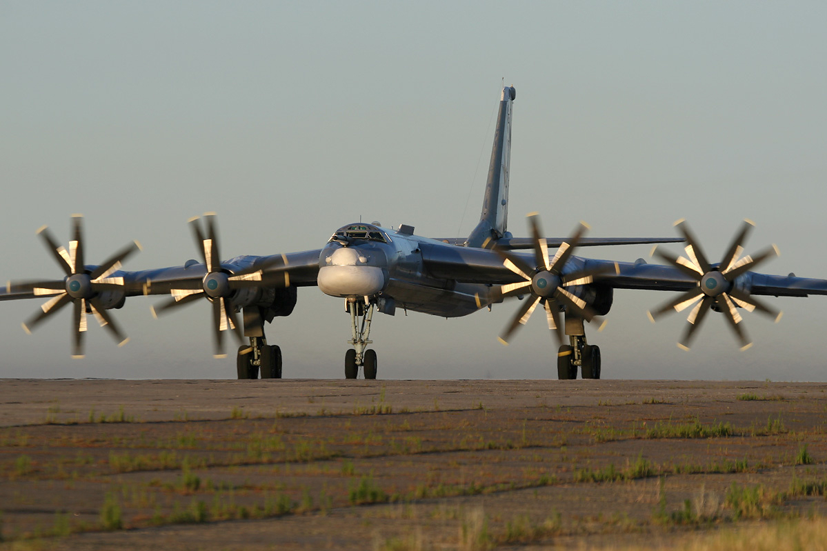 Tupolev_Tu-95_Marina.jpg