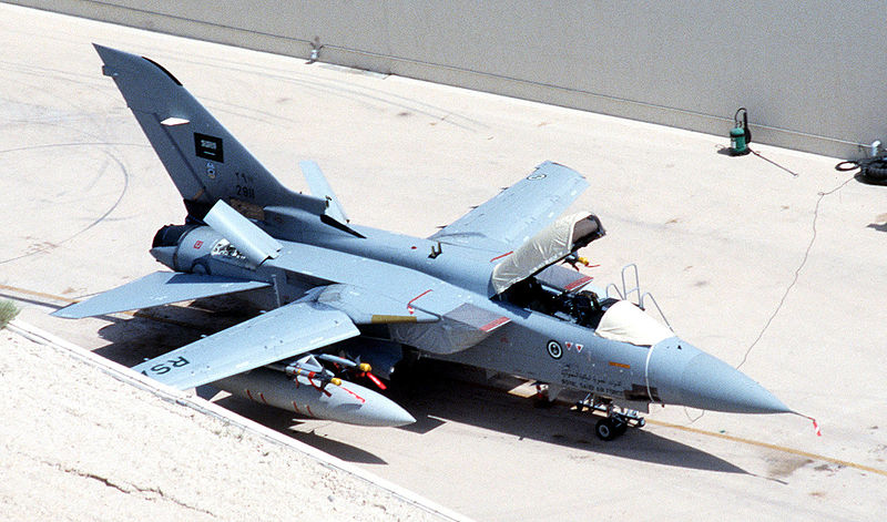 800px-Parking_RSAF_Tornado_in_1991.jpg