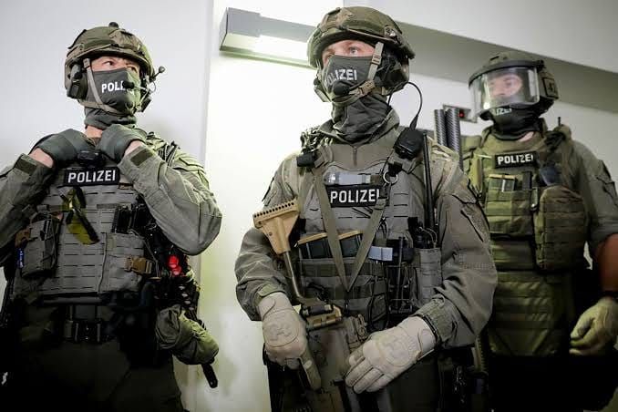 Germany-GSG-9-Special-Police-Unit-Don-t-forget-the-follow-germany-german-deutschlan.jpg