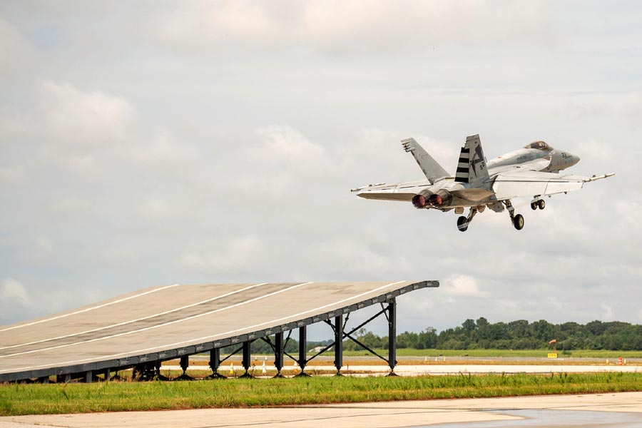 www.joint-forces.com