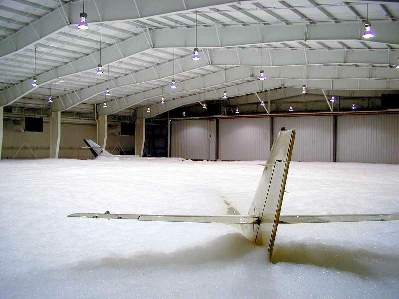 hangar.jpg