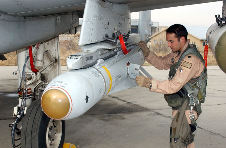 AGM-65_Maverick2.jpg