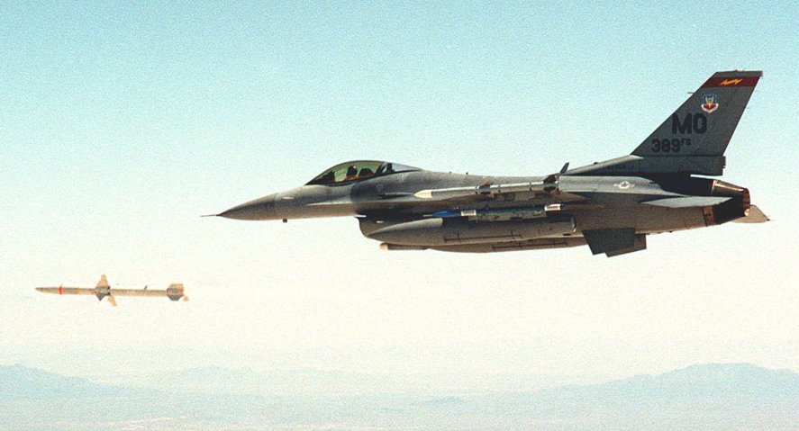 f-16-harm-19990520f16mo.jpg