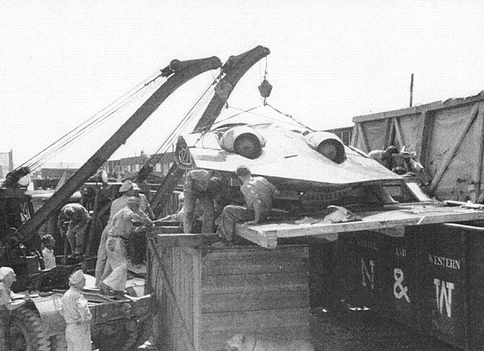 HortenHo229_unloading.jpg