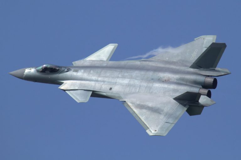 J-20_at_Airshow_China_2016-768x512.jpg