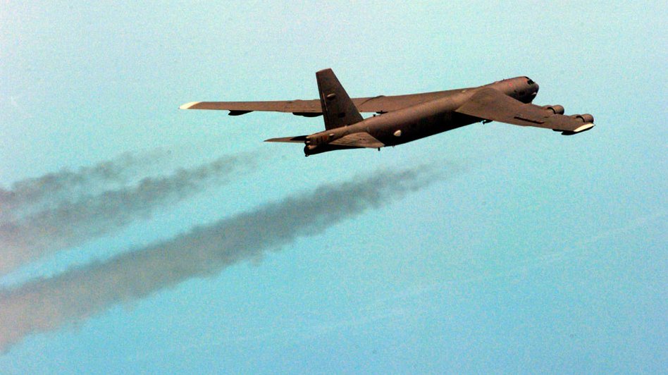b-52h-19990526-f-7910d-516.jpg