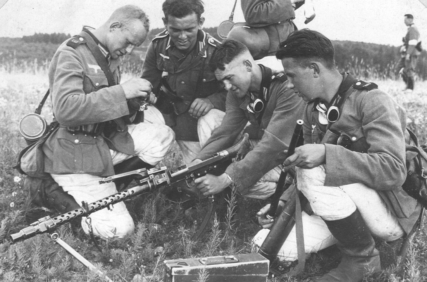 MG34_Machinegun_Training1939.jpg