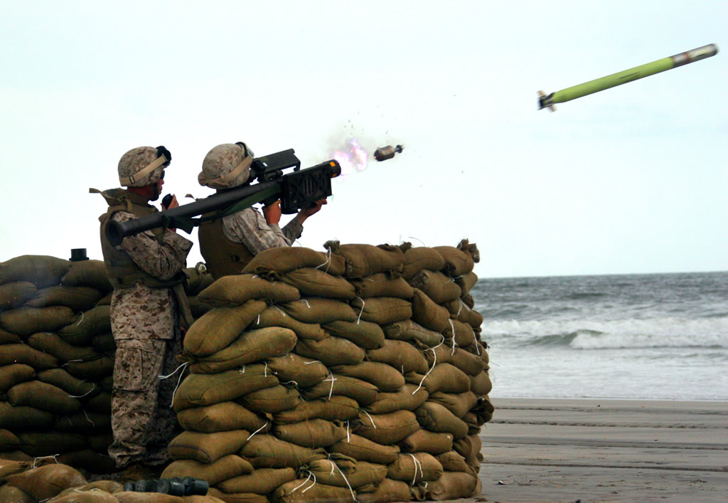 ORD_SAM_FIM-92_Stinger_USMC_Firing_2006_lg.jpg