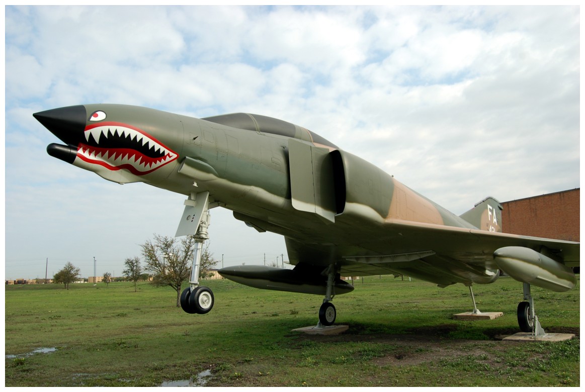 F-4_Phantom_II_on_display.jpg