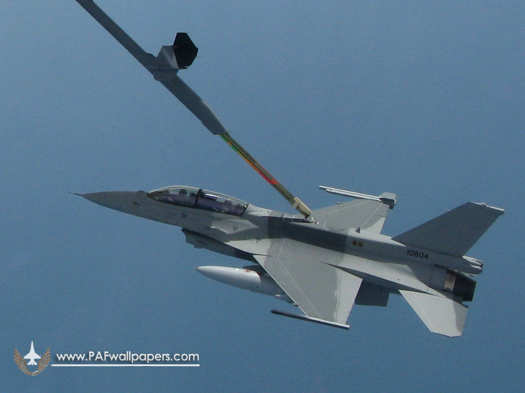 f-16_block52_kc10_refuel_3.jpg