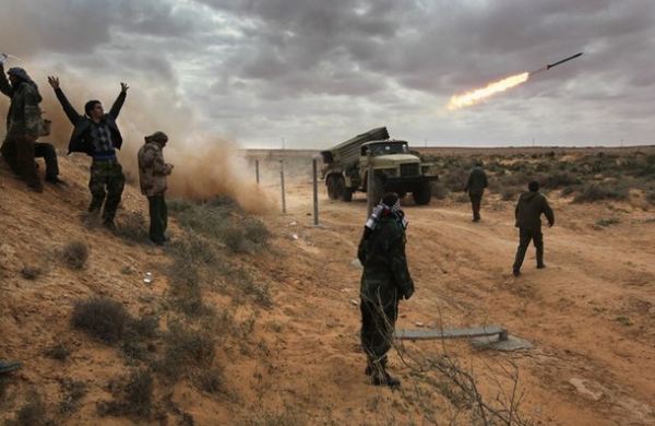 Libyan_rebel_forces_in_action_with_BM-21_MRLS_multiple_rocket_launcher_system_001.jpg