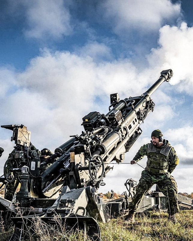 canadian-artillery-currently-deployed-with-natos-v0-elajaopbf40c1.jpg