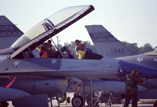f-16-981101-F-069.jpg