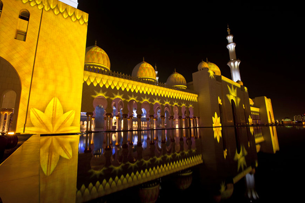Zayed_UAE_Mosque_lights-02.jpg