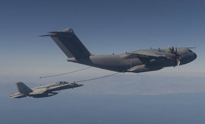 A400M-refuels-Hornet.jpg