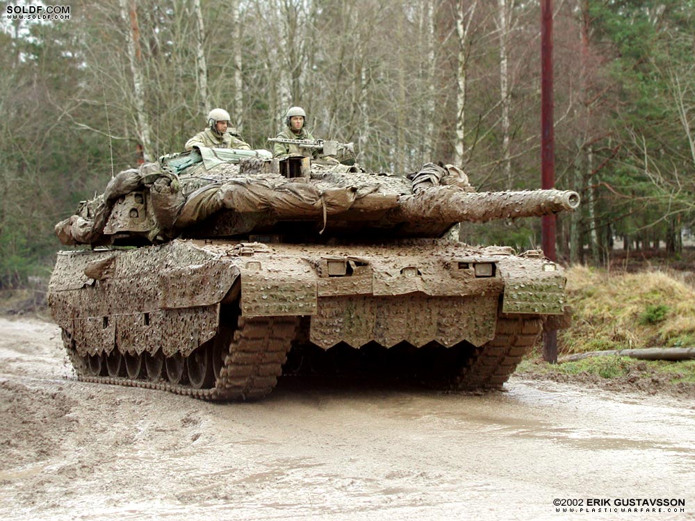 s_strv122front2.jpg