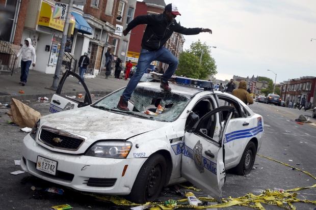 usa-police-baltimore.jpg