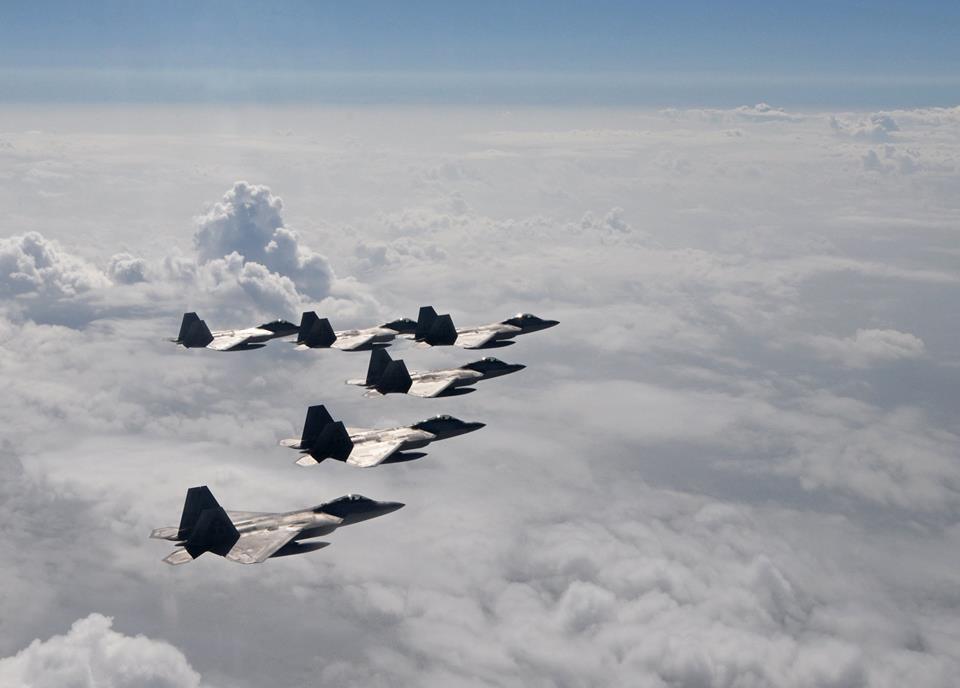 F-22-formation-2.jpg