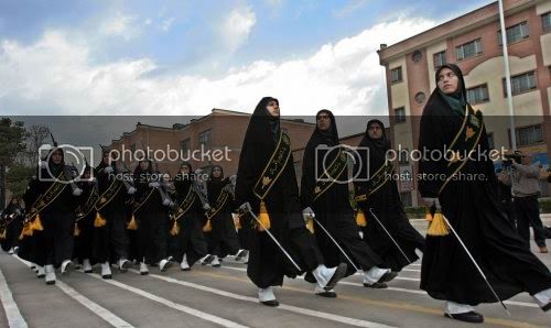 military_woman_iran_police_000133jpg.jpg