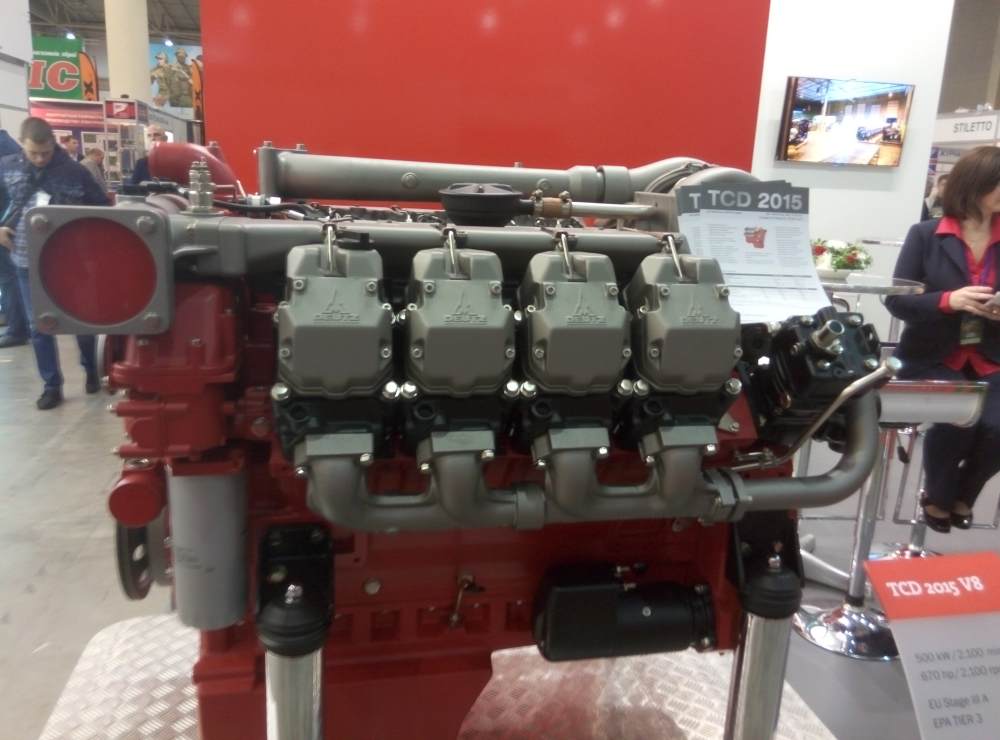 Двигун Deutz Used Engine TCD 2015 V6 що встановлюэться на українську бронетехніку