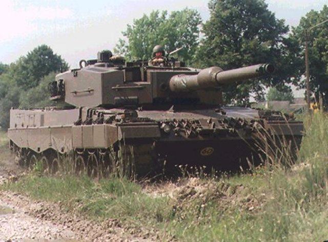 leopard-2a4-pic1.jpg