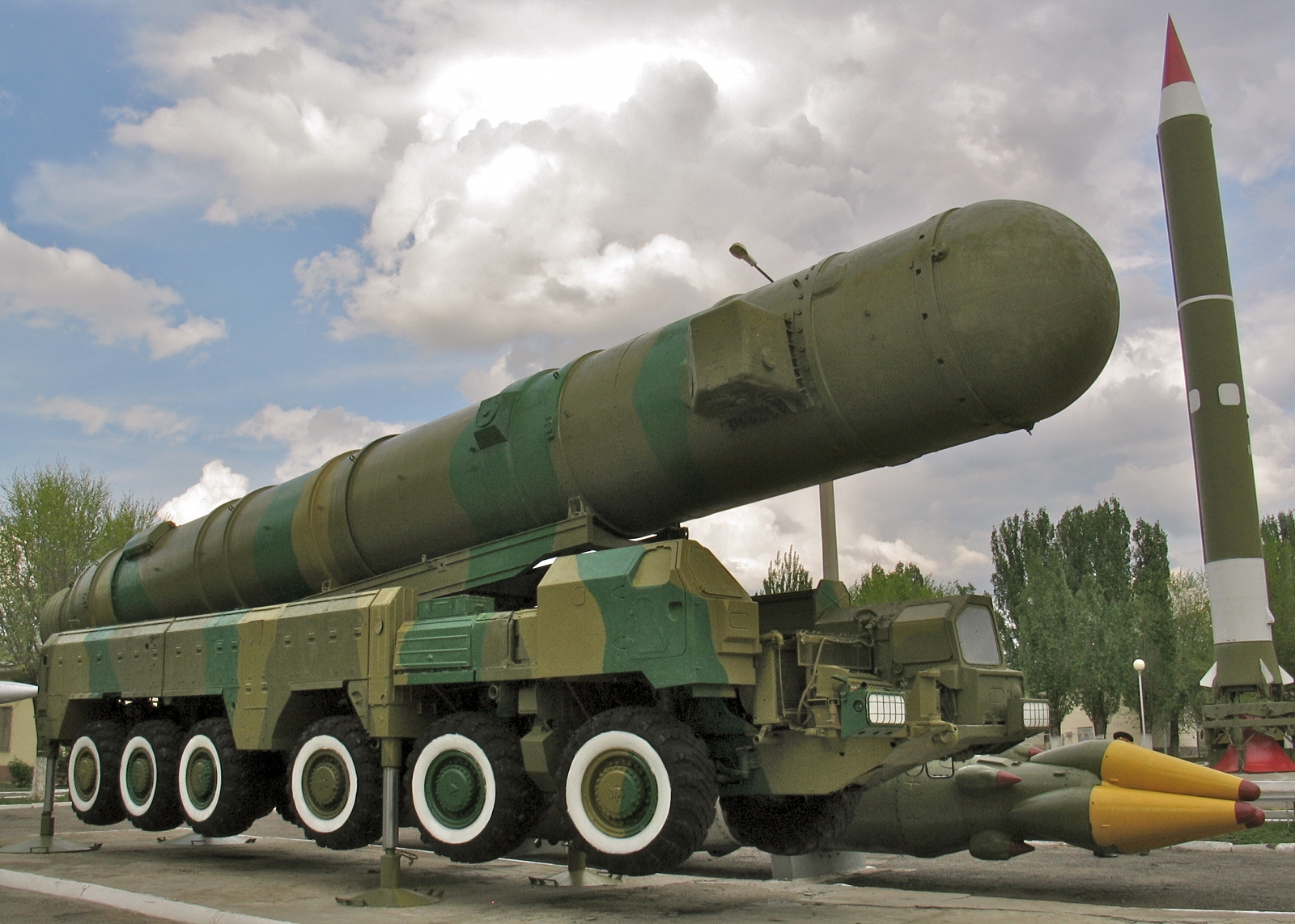 RSD-10-Pionier-SS-20-Saber-Kapustin-Yar-2011-2.jpg